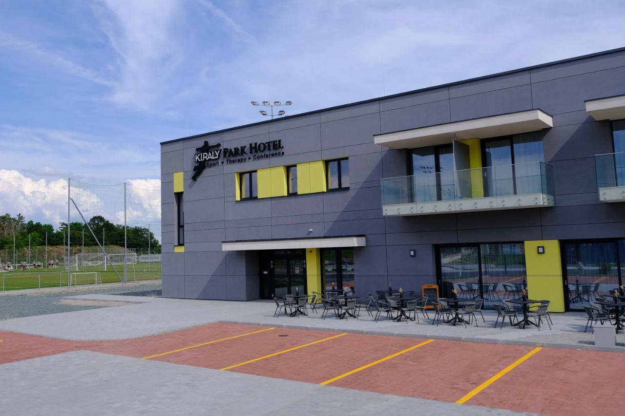 Kiraly Park Hotel Szombathely Eksteriør bilde